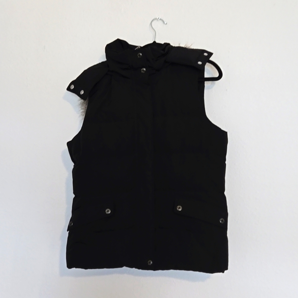 Black Sleeveless Puffer Vest with Hood